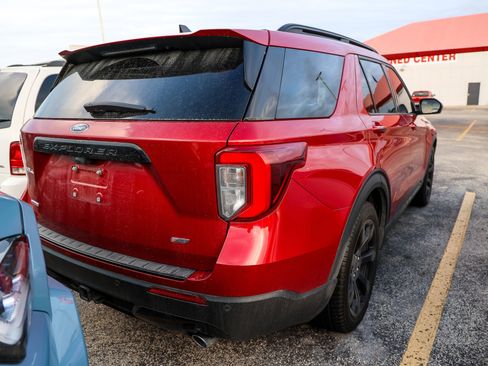 Used 2024 Ford Explorer ST-Line w/ Class IV Trailer Tow Package RWD image 8