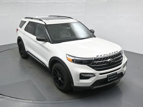 Certified 2020 Ford Explorer XLT w/ Equipment Group 202A image 41