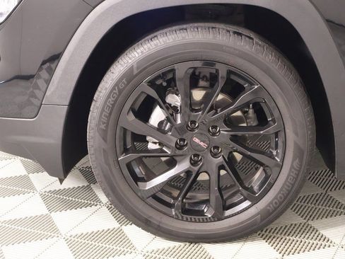 Used 2023 GMC Terrain SLE w/ Elevation Edition image 16