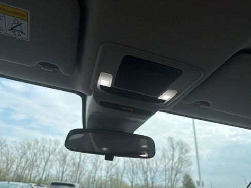 Used 2025 Honda HR-V LX image 13