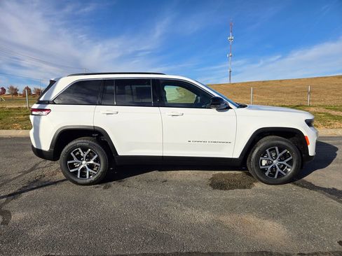New 2025 Jeep Grand Cherokee Limited image 2