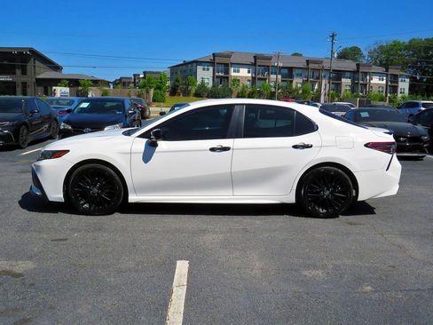 Used 2022 Toyota Camry SE w/ Convenience Package image 10