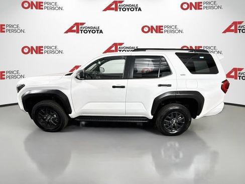 Certified 2025 Toyota 4Runner SR5 AWD/4WD image 5