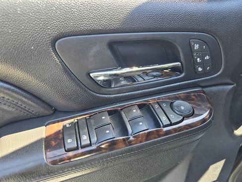 Used 2011 GMC Yukon Denali image 22