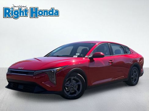 Used 2025 Kia K4 FWD image 2