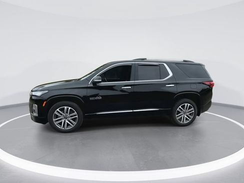 Used 2023 Chevrolet Traverse High Country w/ LPO, Floor Liner Package FWD image 3