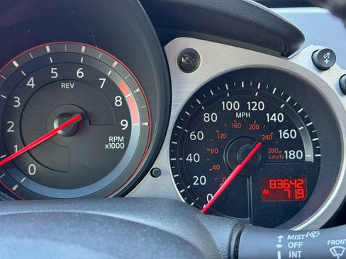 Used 2013 Nissan 370Z Touring image 22