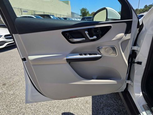 Used 2026 Mercedes-Benz GLC 300 4MATIC image 19