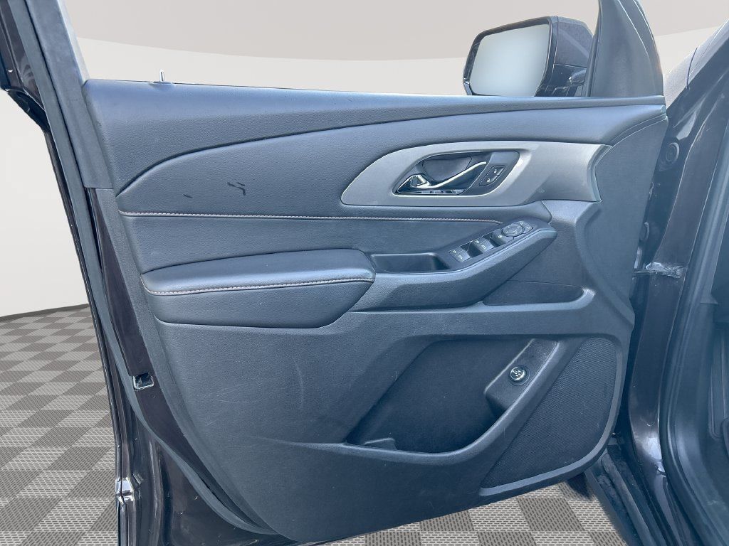 Used 2019 Chevrolet Traverse LT AWD/4WD image 24