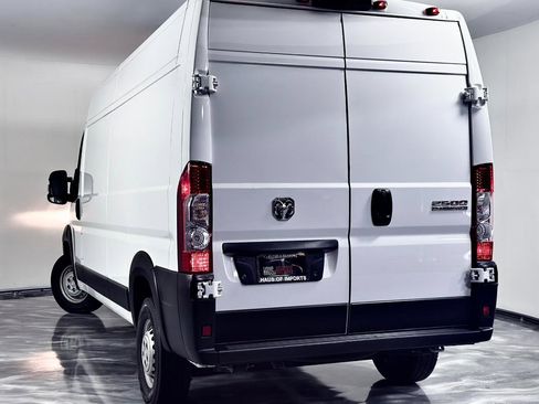 Used 2024 RAM ProMaster 2500 w/ Cold Weather Group FWD image 9