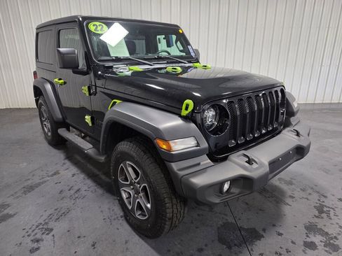 Used 2022 Jeep Wrangler Sport AWD/4WD image 2