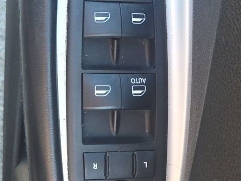 Used 2012 Dodge Journey American Value Package w/ Flexible Seating Group FWD image 22