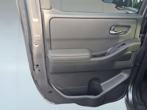 Used 2024 Nissan Frontier SL image 24