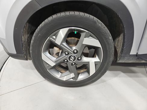 Used 2022 Hyundai Venue SEL image 27