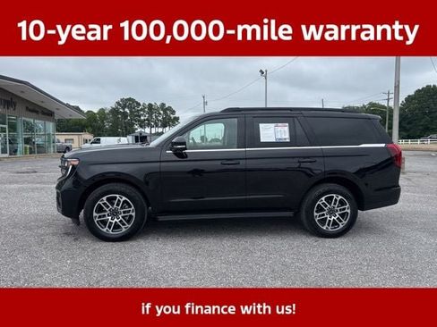 Used 2025 Ford Expedition Active AWD/4WD image 2