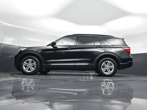 Used 2022 Ford Explorer XLT AWD/4WD image 7
