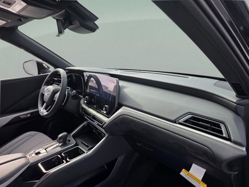 New 2026 Lexus TX 500h AWD image 32