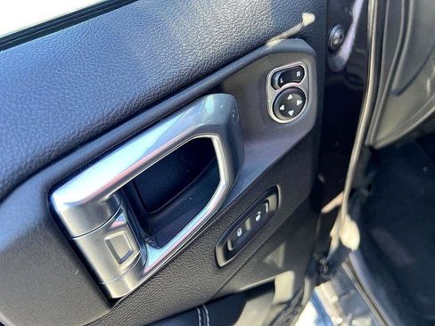 Used 2020 Jeep Gladiator Overland w/ Popular Equipment Package image 20