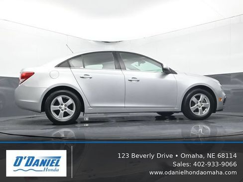 Used 2016 Chevrolet Cruze LT FWD image 13