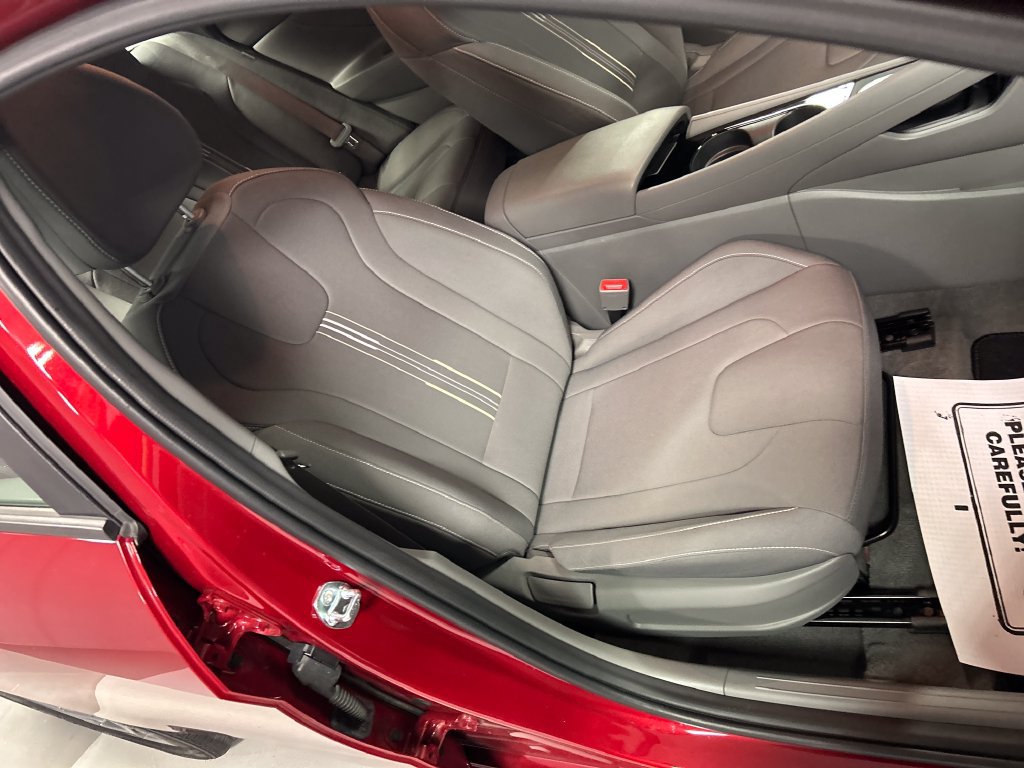 Used 2025 Hyundai Elantra Hybrid FWD image 23