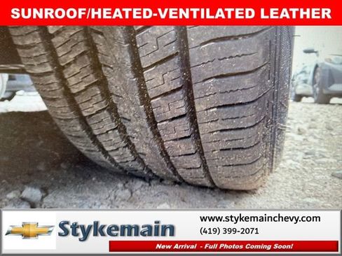 Used 2023 Cadillac XT4 Premium Luxury w/ Enhanced Visibility Package image 12