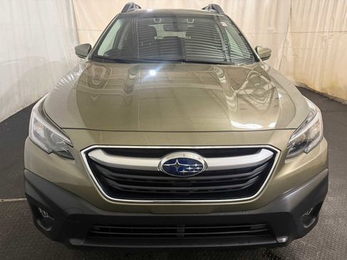 Used 2021 Subaru Outback Premium image 3