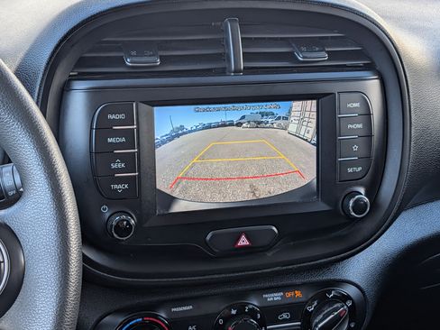 Used 2020 Kia Soul S image 28