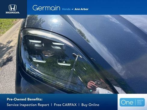 Used 2024 Porsche Cayenne AWD/4WD image 3