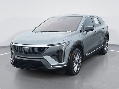 Certified 2025 Cadillac Optiq Luxury 1 image 7