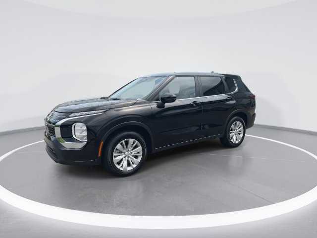 Used 2025 Mitsubishi Outlander ES AWD/4WD image 4