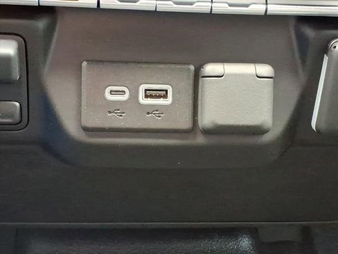 Used 2025 GMC Sierra 1500 Pro w/ Pro Value Package image 18