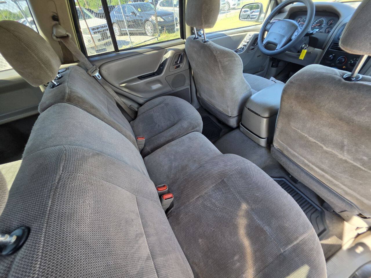 Used 2000 Jeep Grand Cherokee Laredo AWD/4WD image 5