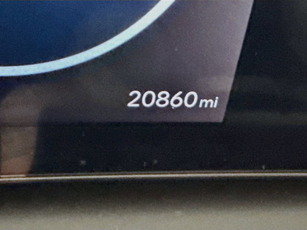 Certified 2025 Hyundai Santa Cruz Limited AWD/4WD image 5