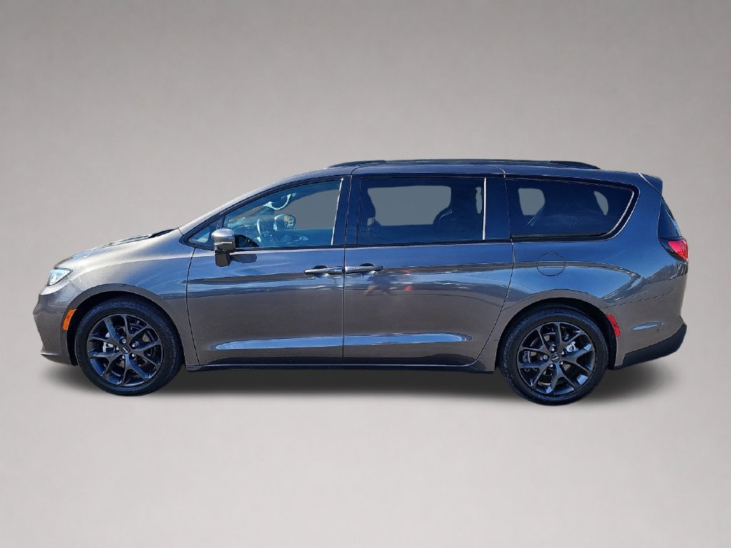 Used 2021 Chrysler Pacifica Touring-L w/ Premium & Safety Sphere Group FWD image 7