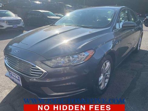 Used 2018 Ford Fusion SE FWD image 1
