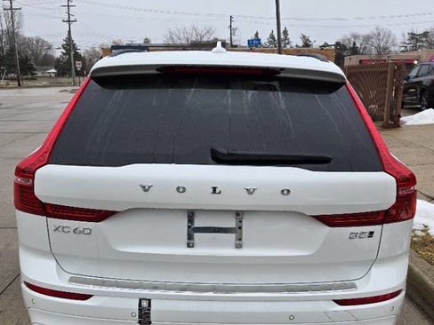 Used 2023 Volvo XC60 B5 Core image 7