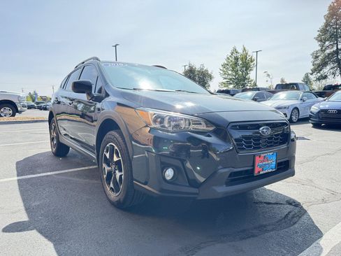 Used 2020 Subaru Crosstrek 2.0i Premium w/ Moonroof Package 1 AWD/4WD image 7