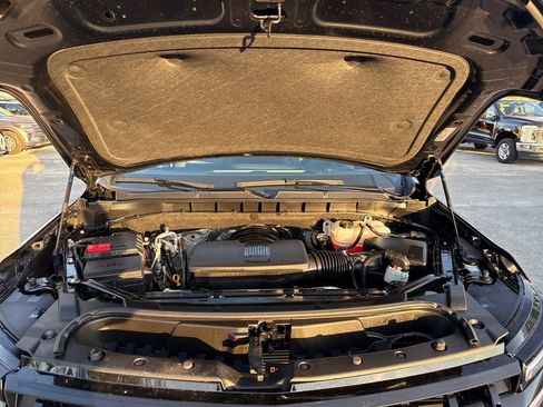 Used 2025 Chevrolet Tahoe Z71 w/ Comfort Package image 32