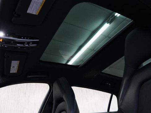 Used 2019 Porsche Panamera 4 Executive image 23