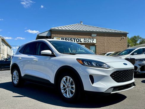 Used 2020 Ford Escape SE image 32