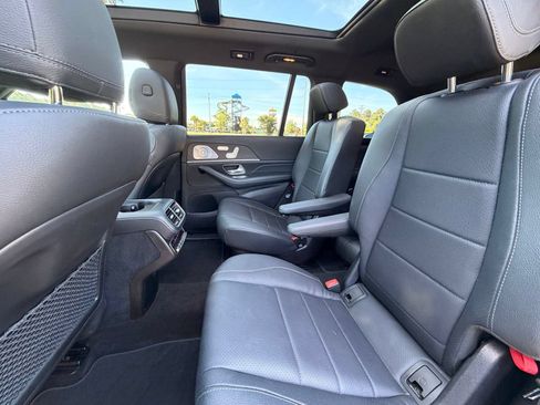 Used 2021 Mercedes-Benz GLS 450 4MATIC image 14