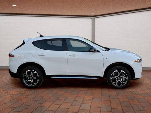 Used 2024 Alfa Romeo Tonale Ti AWD/4WD image 4