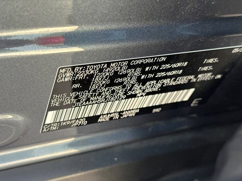 Certified 2024 Toyota Venza LE AWD/4WD image 38