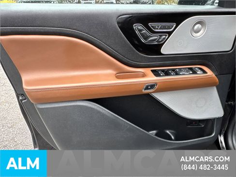 Used 2023 Lincoln Aviator Reserve w/ Equipment Group 201A image 12