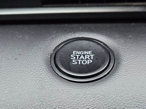 Used 2025 Hyundai Elantra Sport FWD image 21