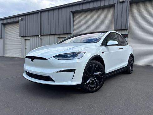 Used 2026 Tesla Model X AWD/4WD image 4
