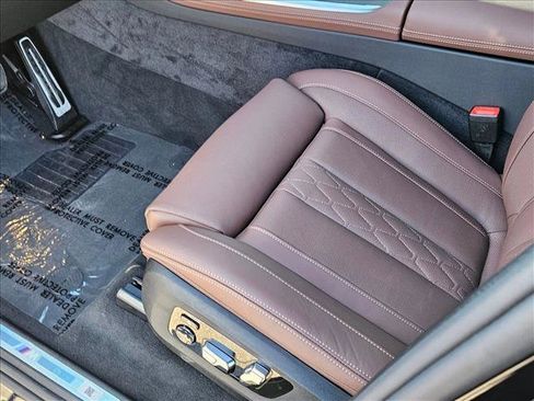 New 2026 BMW X7 xDrive40i w/ Executive Package image 13