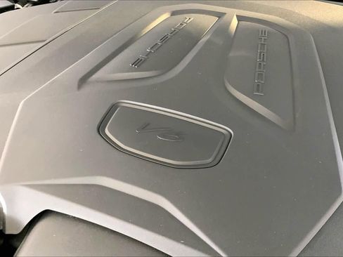 Used 2025 Porsche Cayenne image 33