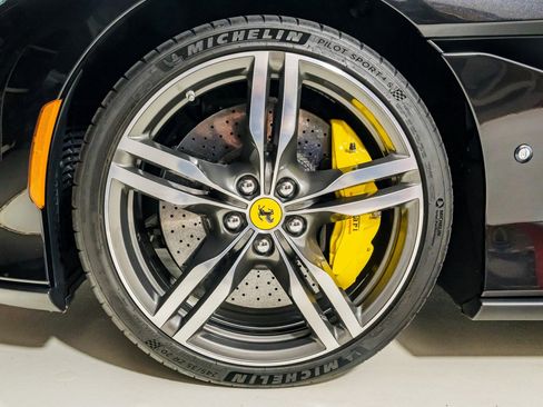 Used 2020 Ferrari Portofino image 22