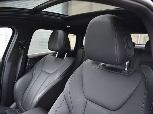 Used 2024 BMW X4 xDrive30i image 10